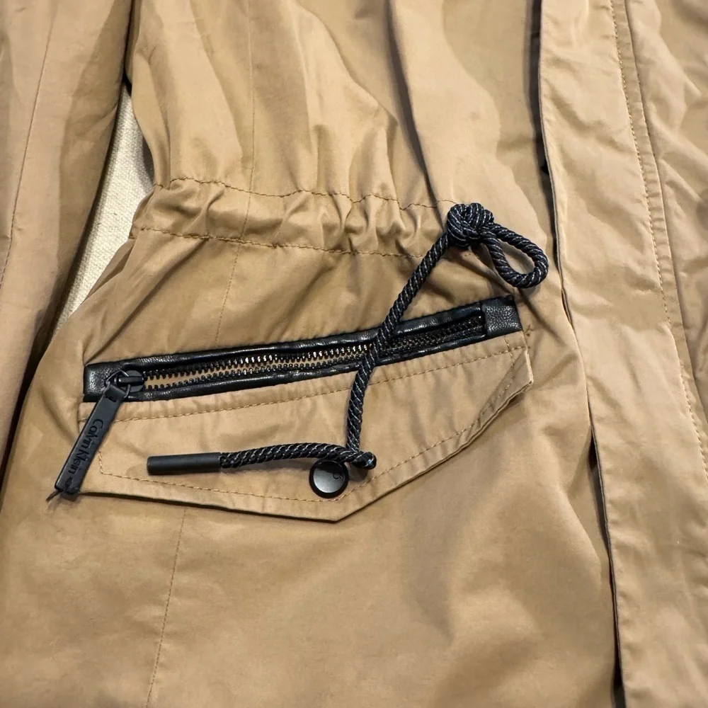 Calvin Klein Women’s Brown Windbreaker with Black Details - Picture 4 of 10